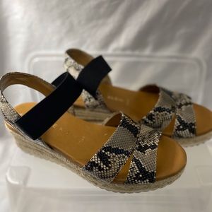 Used Anne Klein Esperella
